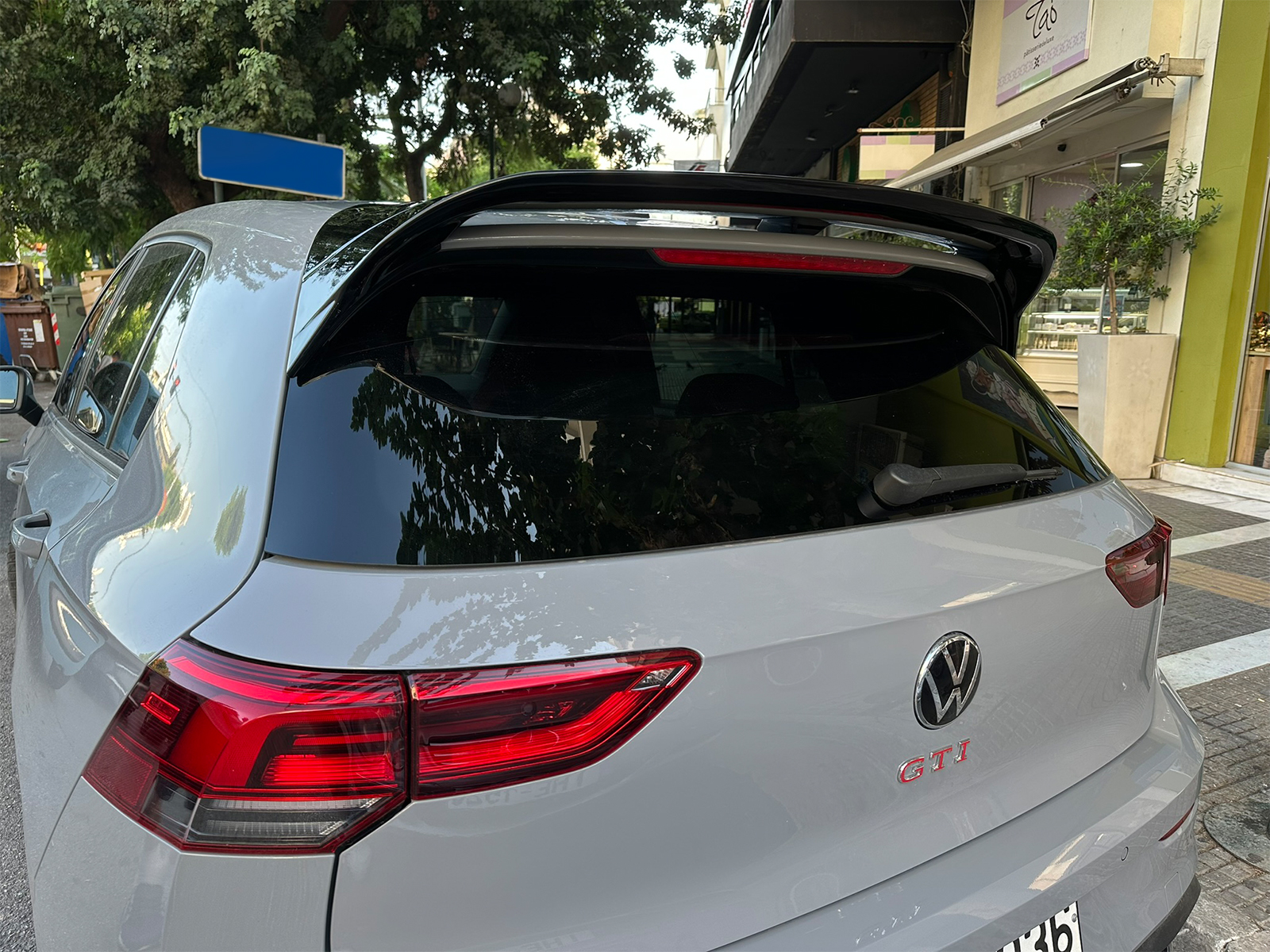 Roof Spoiler Volkswagen Golf Mk8 / Mk8 Facelift GTI / GTD / R Αεροτομή Οροφής Volkswagen Golf Mk8 / Mk8 Facelift GTI / GTD / R